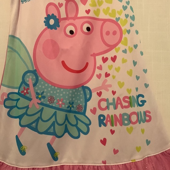 Peppa Pig, coffret Soirée pyjama de Peppa, 2 figurines et 3 accessoires